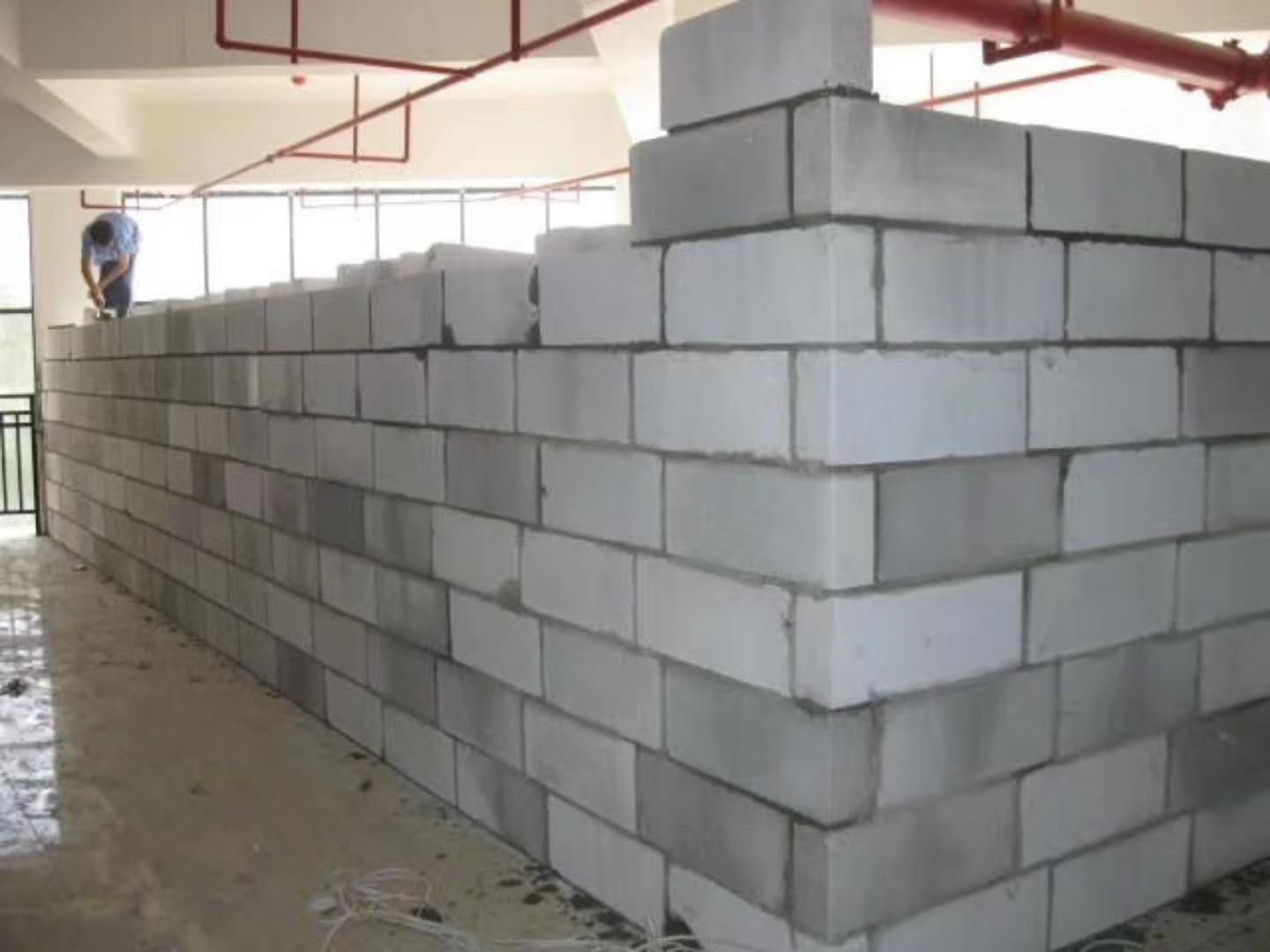 从江蒸压加气混凝土砌块承重墙静力和抗震性能的研究